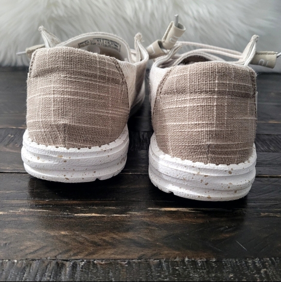 Hey Dude Women's Size 10 - Picture 3 of 8